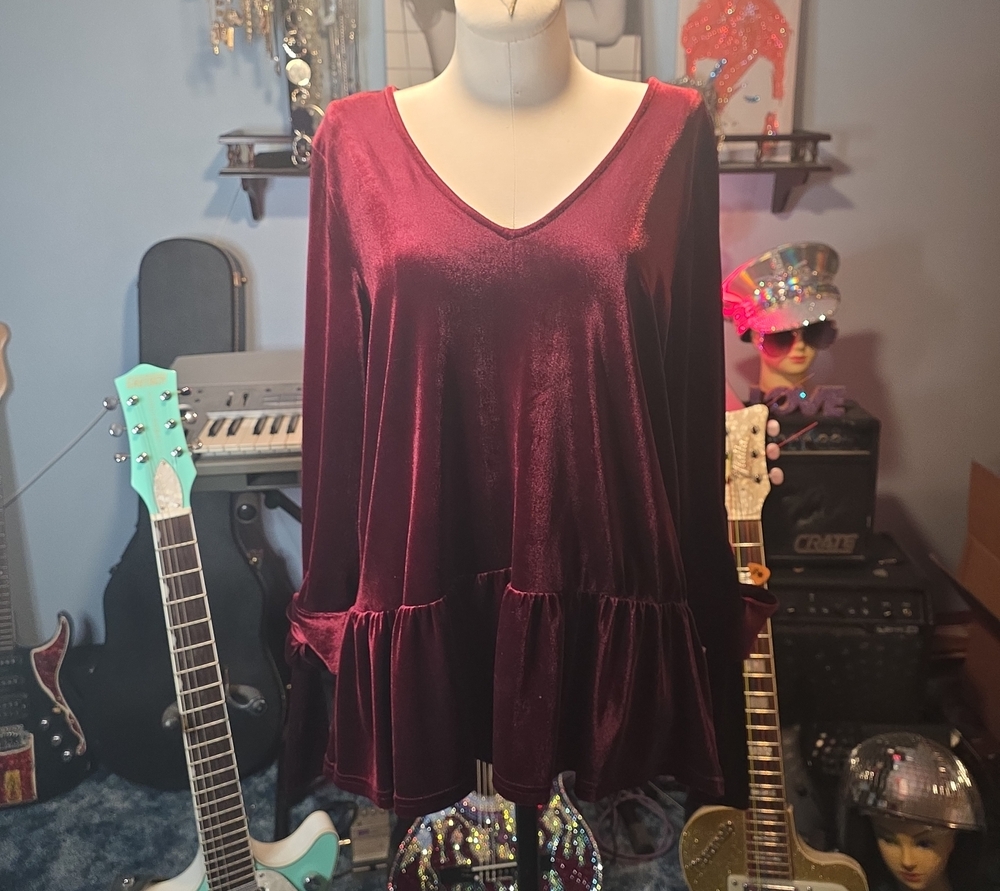 Halogen Burgundy Velvet V-Neck Peplum Tunic